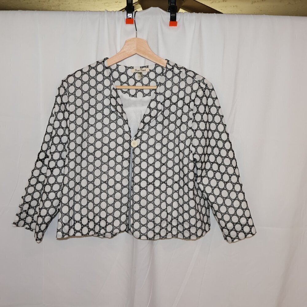 Onque Casuals Size Large Cropped Jacket White Black 3/4 Sleeves One Button